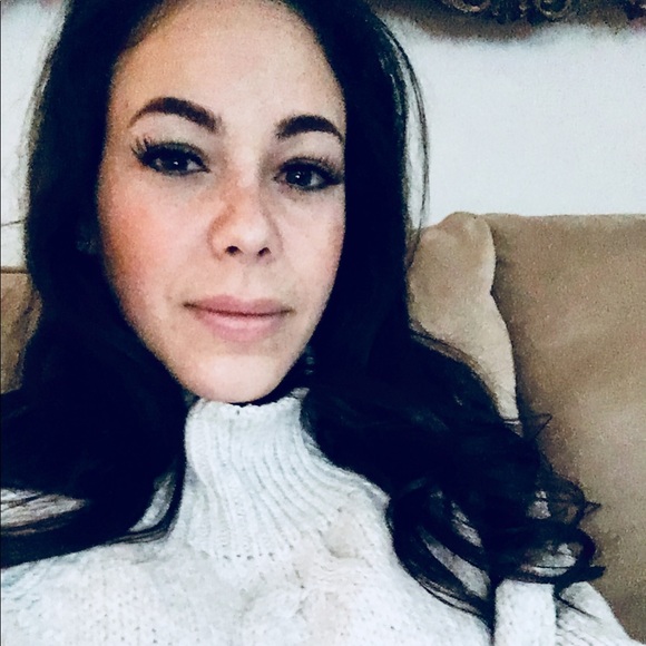 Meet your Posher, Leily - Picture 1 of 1